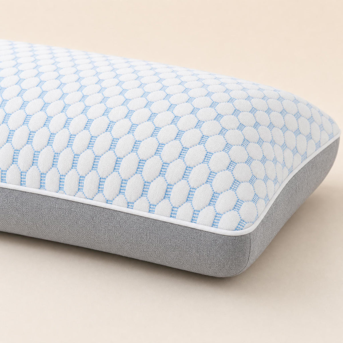 Close-up of the Evorah Cloud honeycomb cooling cover